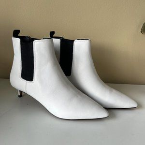 LIKE NEW Banana Republic Black Leather Kitten Heel Chelsea Boots